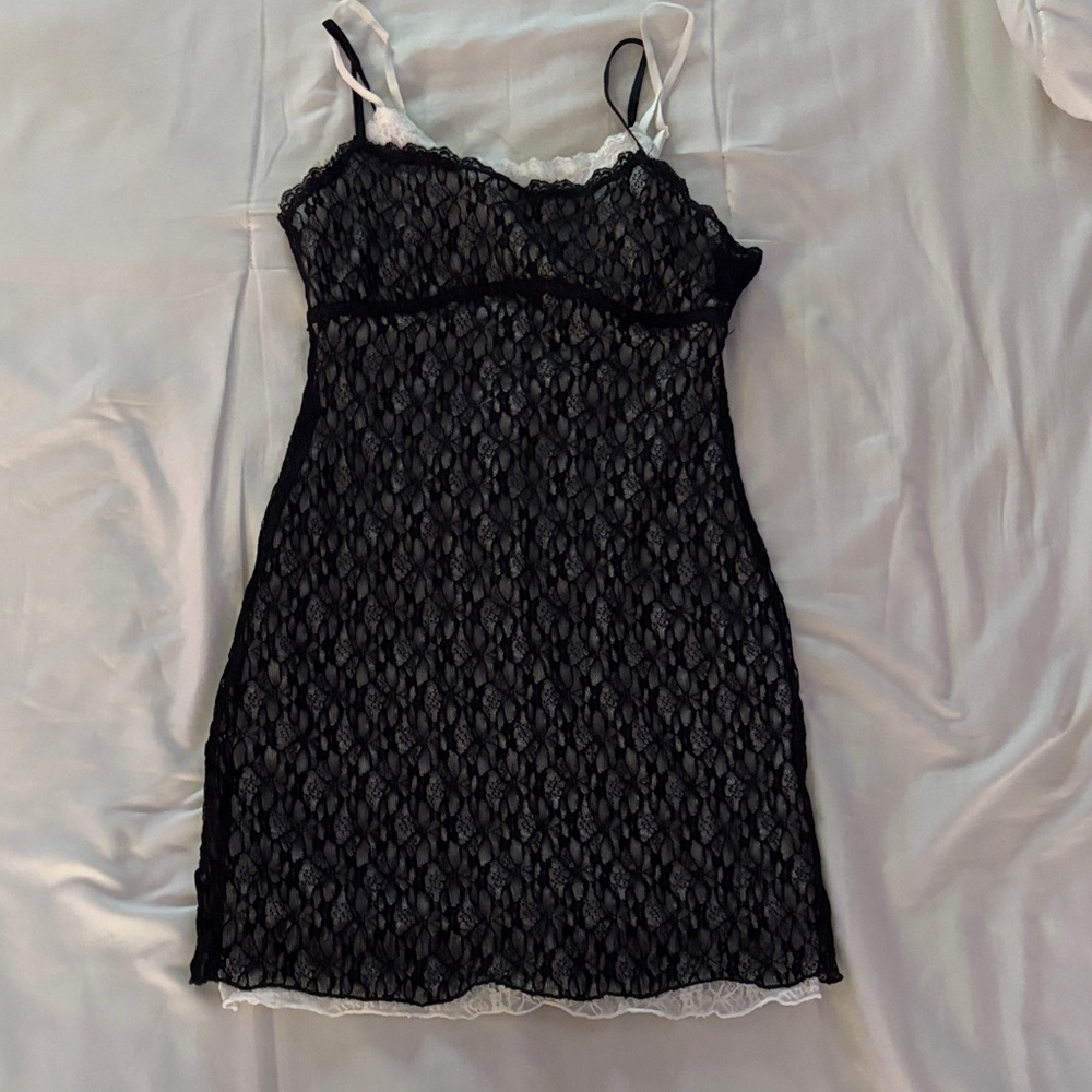 Wildflowers Black Lace Chemise